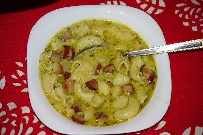 Zupa z zielonym pesto