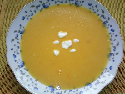Zupa marchewkowa z mleczkiem kokosowym