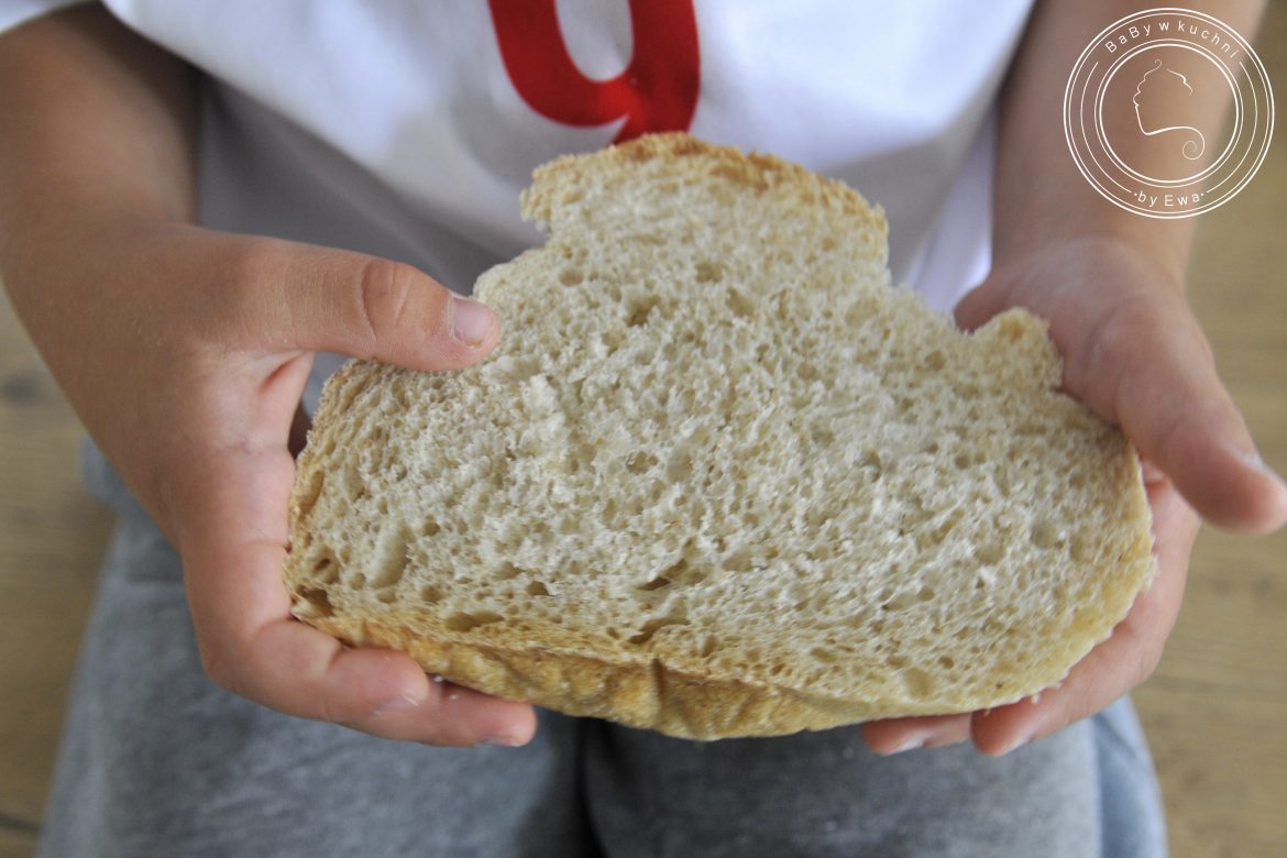 Chleb z mąki i wody na zakwasie